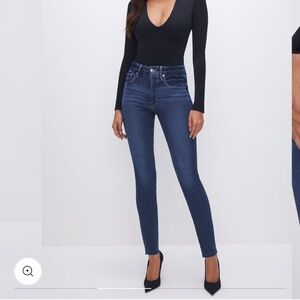 NWT Good American Good Legs Blue Jeans Raw Hem in Size 00/ 24